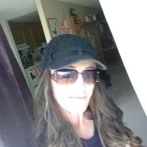 Meet your Posher, Holly